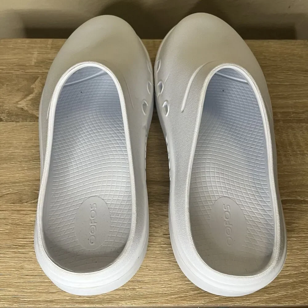 Oofos OOCloog Luxe White Recovery Clogs Unisex Mens 7 Womens 9 Comfort Mules